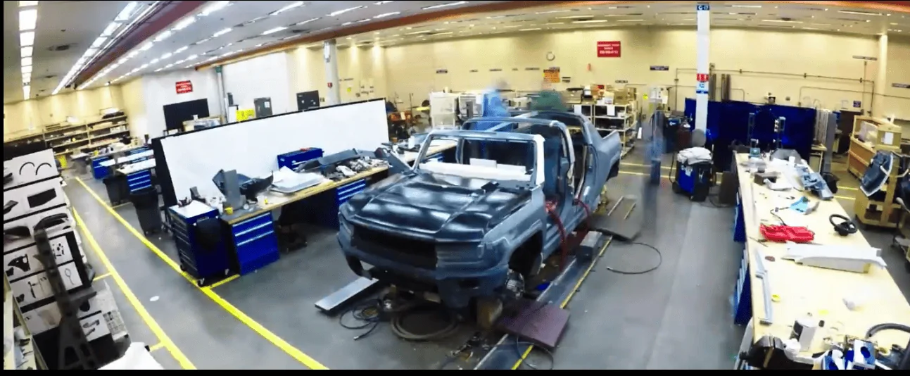 Tesla Cybertruck Cybertruck vs Hummer EV hummer_2