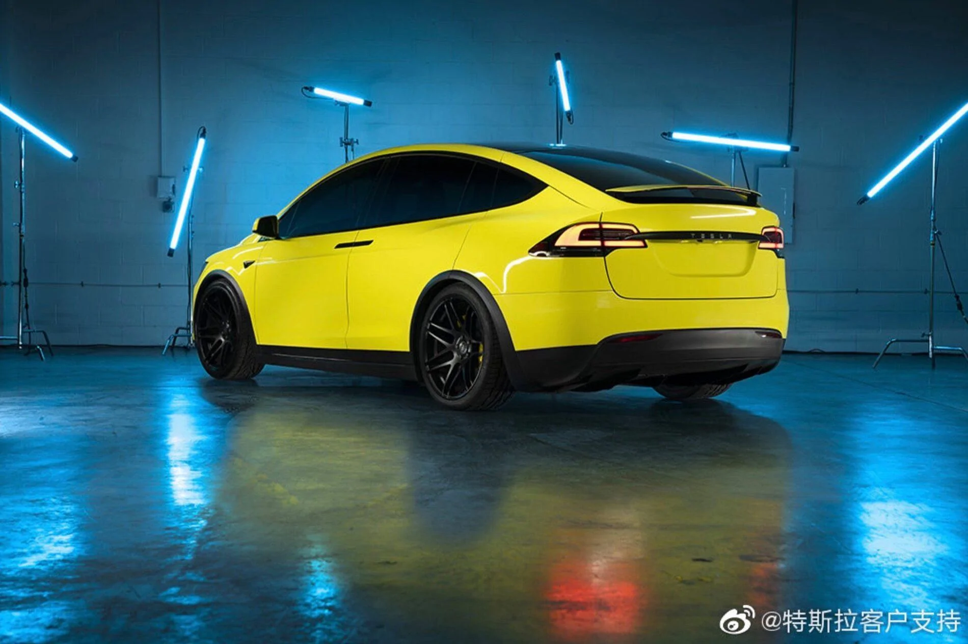 Tesla-wrap-2.webp