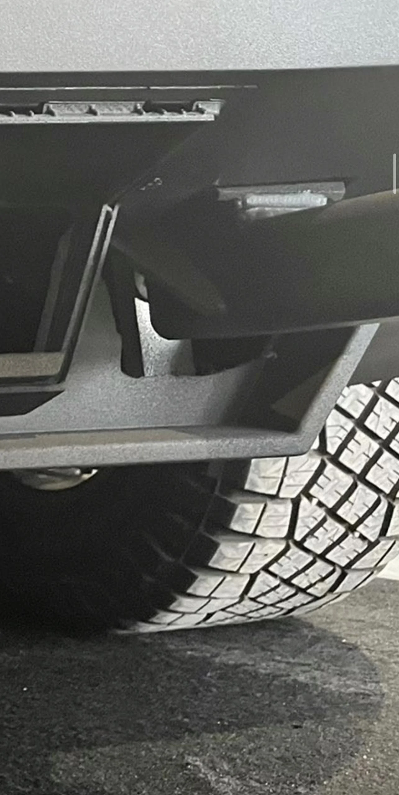 Tesla Cybertruck Tow hitch hook on Cybertruck -- closeup look without cover 8EB8E040-6207-46EC-AA1A-D3F615623512