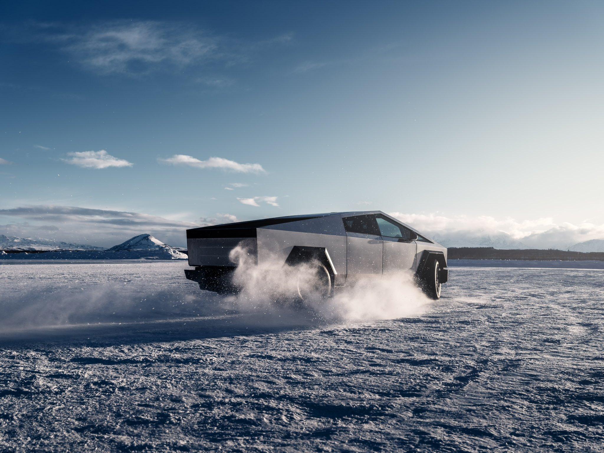 Tesla Cybertruck Cybertruck winter / snow testing photo ❄️ Cybertruck Winter Testing Snow