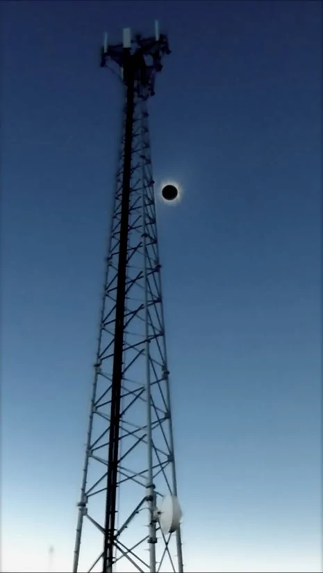 Tesla Cybertruck Total Solar Eclipse in Austin Texas, Apr 8, 2024 at 1:37 pm elipsetall