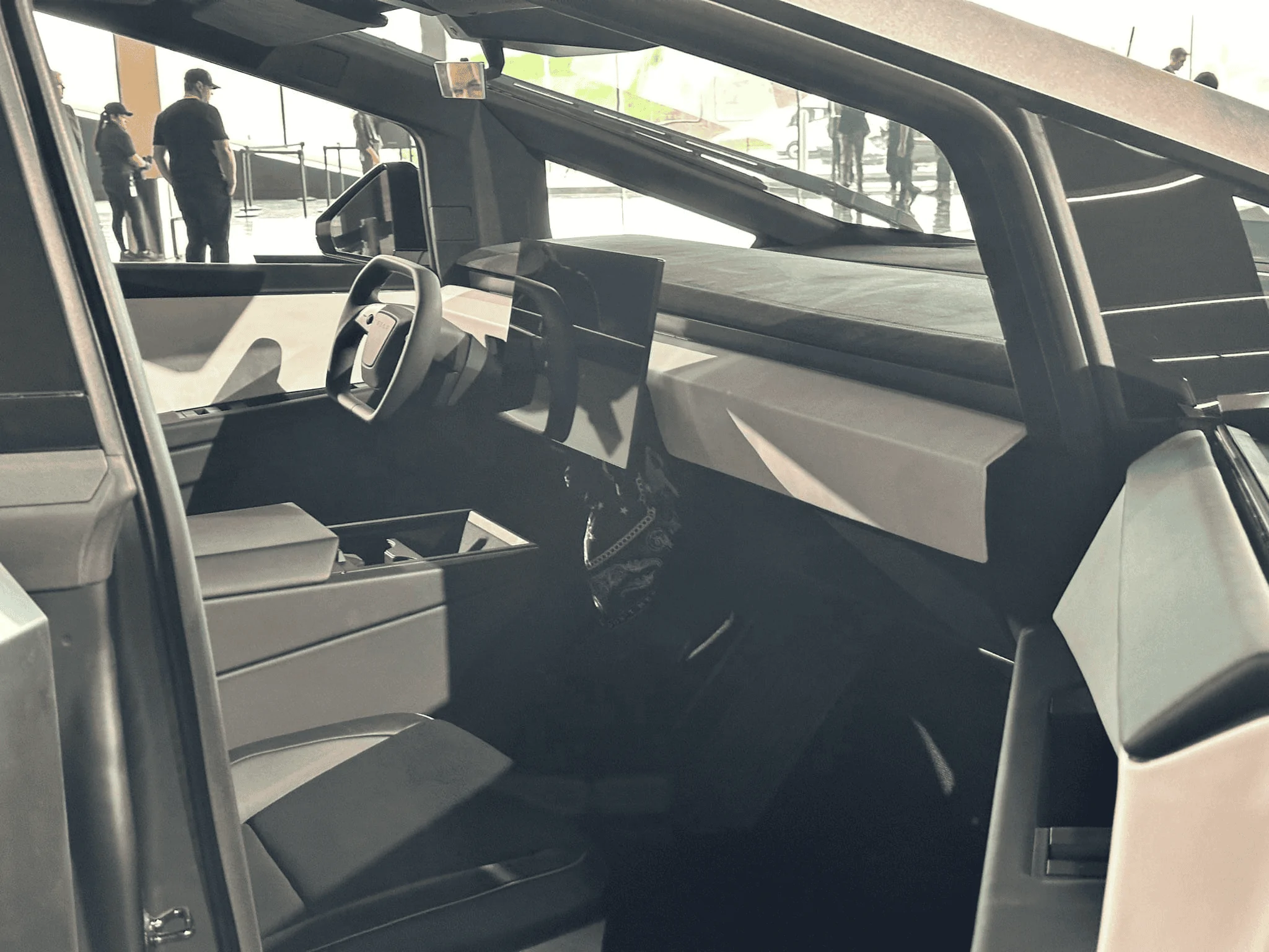 Tesla Cybertruck Leaked interior Cybertruck photo! 1685388094887