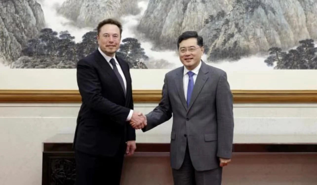 Tesla Cybertruck China Cybertruck owner-Do you think Cypertruck works better with Alpha Dog？ 5758b80ede1b35fd75ef0c56af5f227