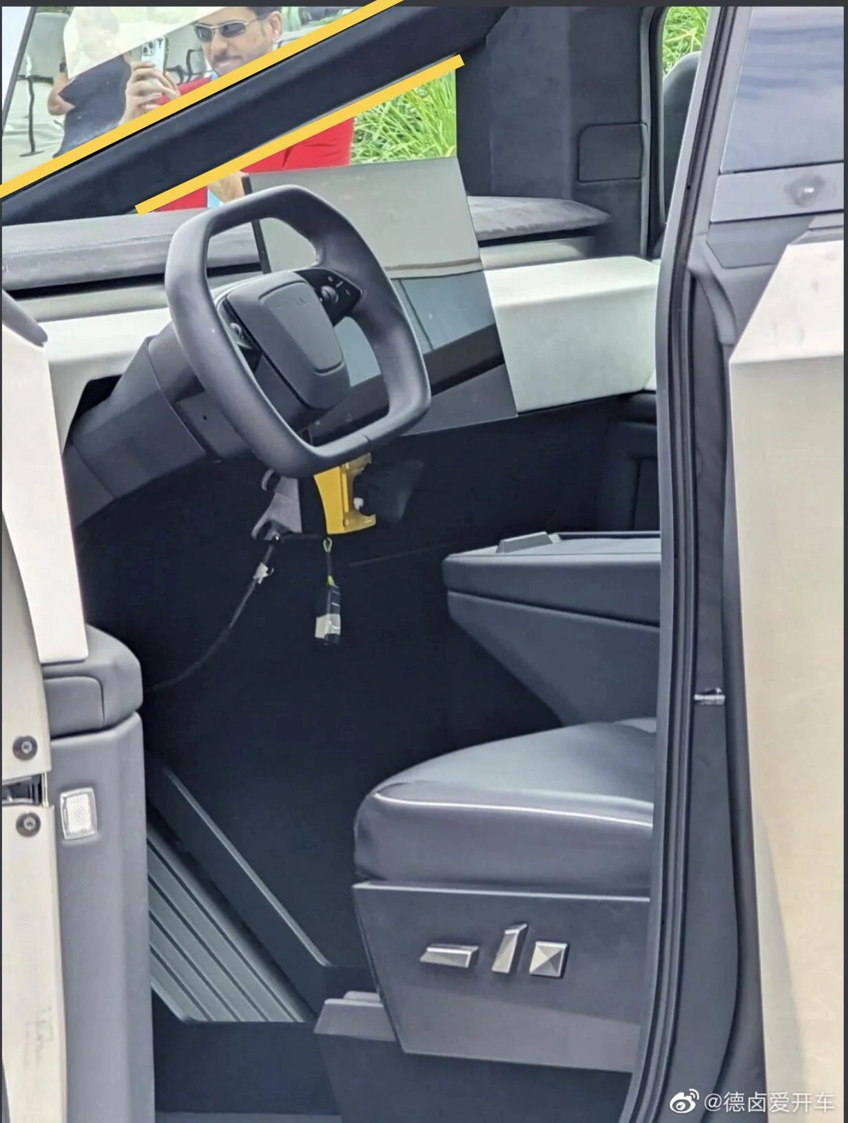 Tesla Cybertruck Leaked interior Cybertruck photo! 620AEB51-78B7-4DAB-BE17-909494E0C429