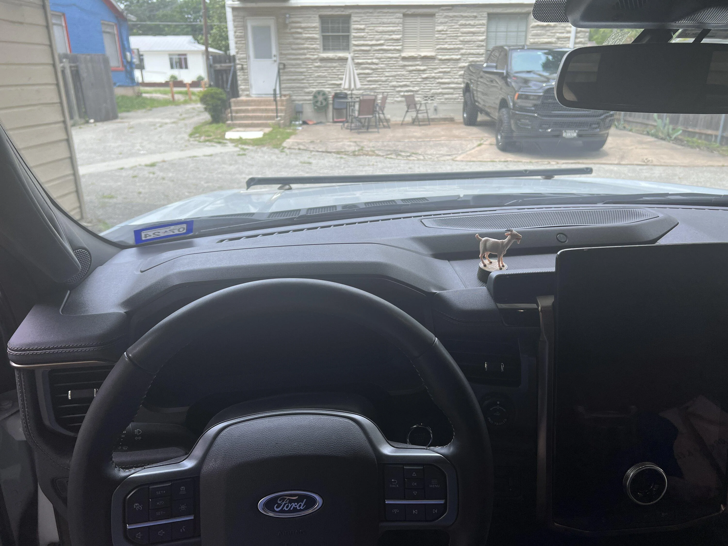 Tesla Cybertruck Leaked interior Cybertruck photo! 27792459-2479-455A-93B9-699693068673