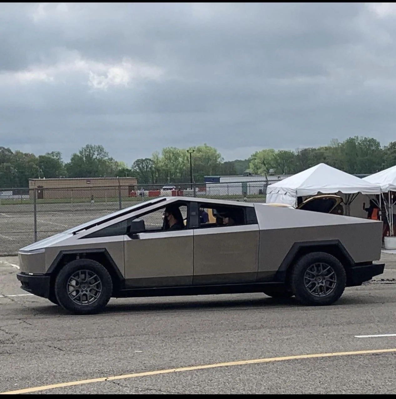 Tesla Cybertruck Lowering a cybertruck cybertruck-lowered-air-suspension-setting-mode-jpg