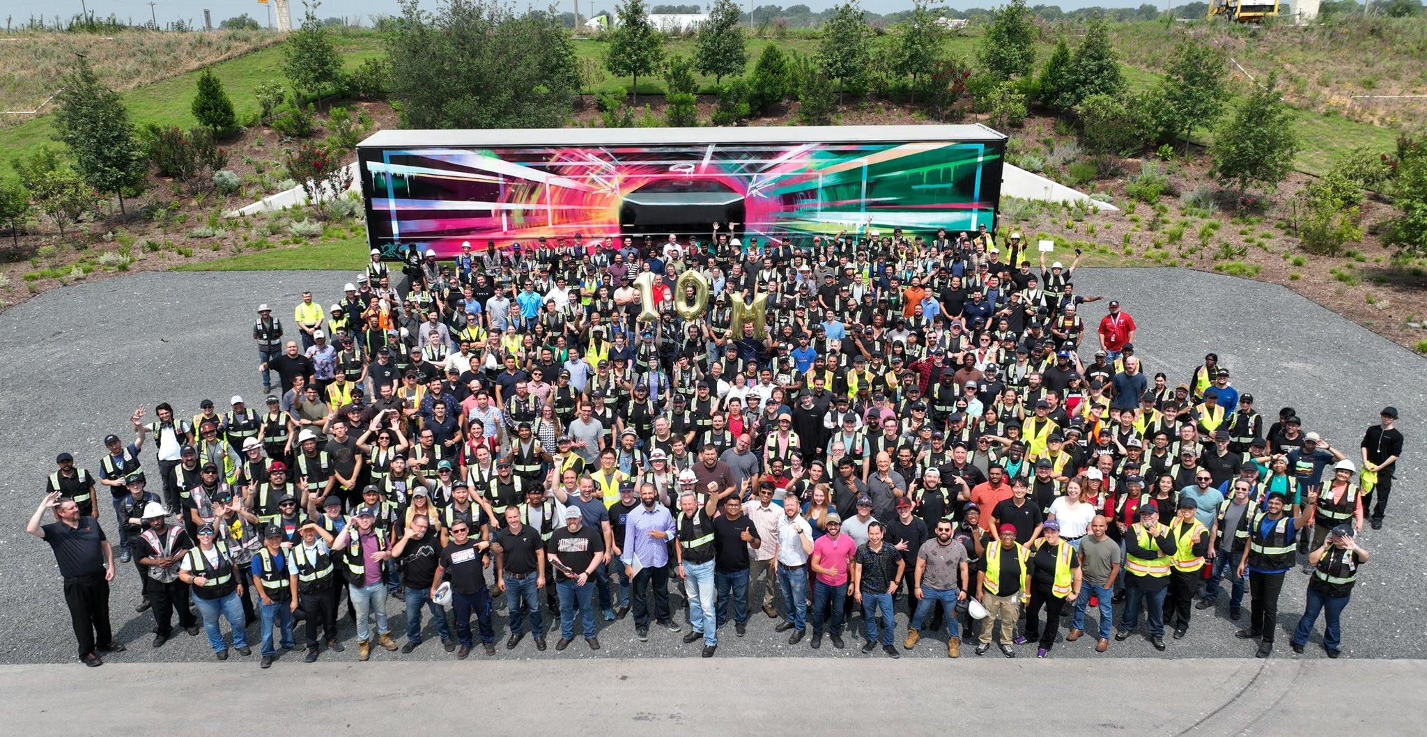 Tesla Cybertruck 10 millionth 4680 cell produced at GigaTexas FyxbaF9WcAEd5El (3)