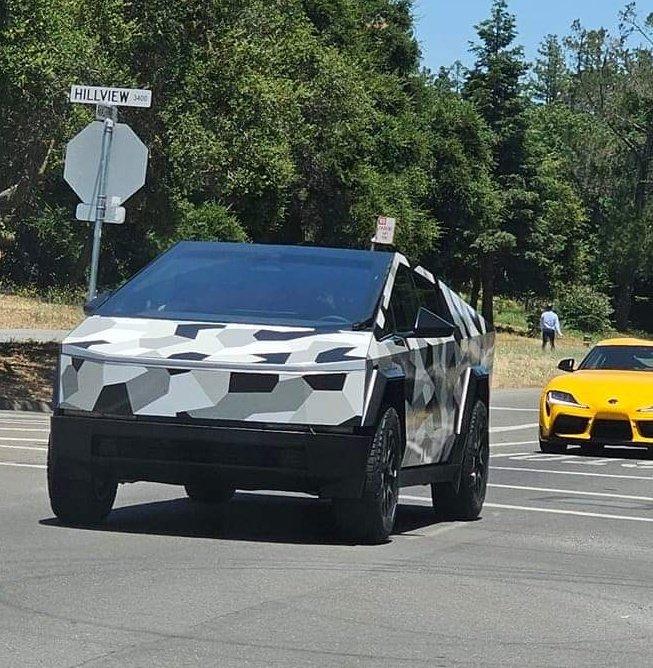 Tesla Cybertruck Cybertruck Wrapped in Urban Camo Spotted! (More Photos & Video Added) fzptv8zxoaam6pv-jpe