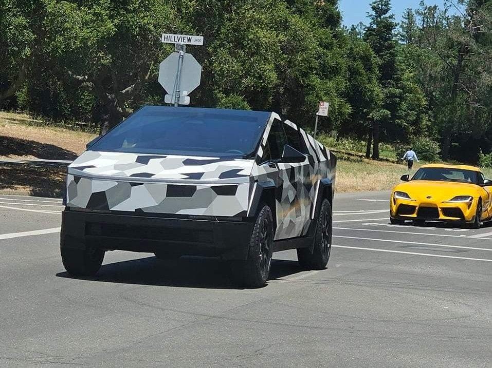 Tesla Cybertruck Cybertruck Wrapped in Urban Camo Spotted! (More Photos & Video Added) fzptwj6wcecponu-jpe