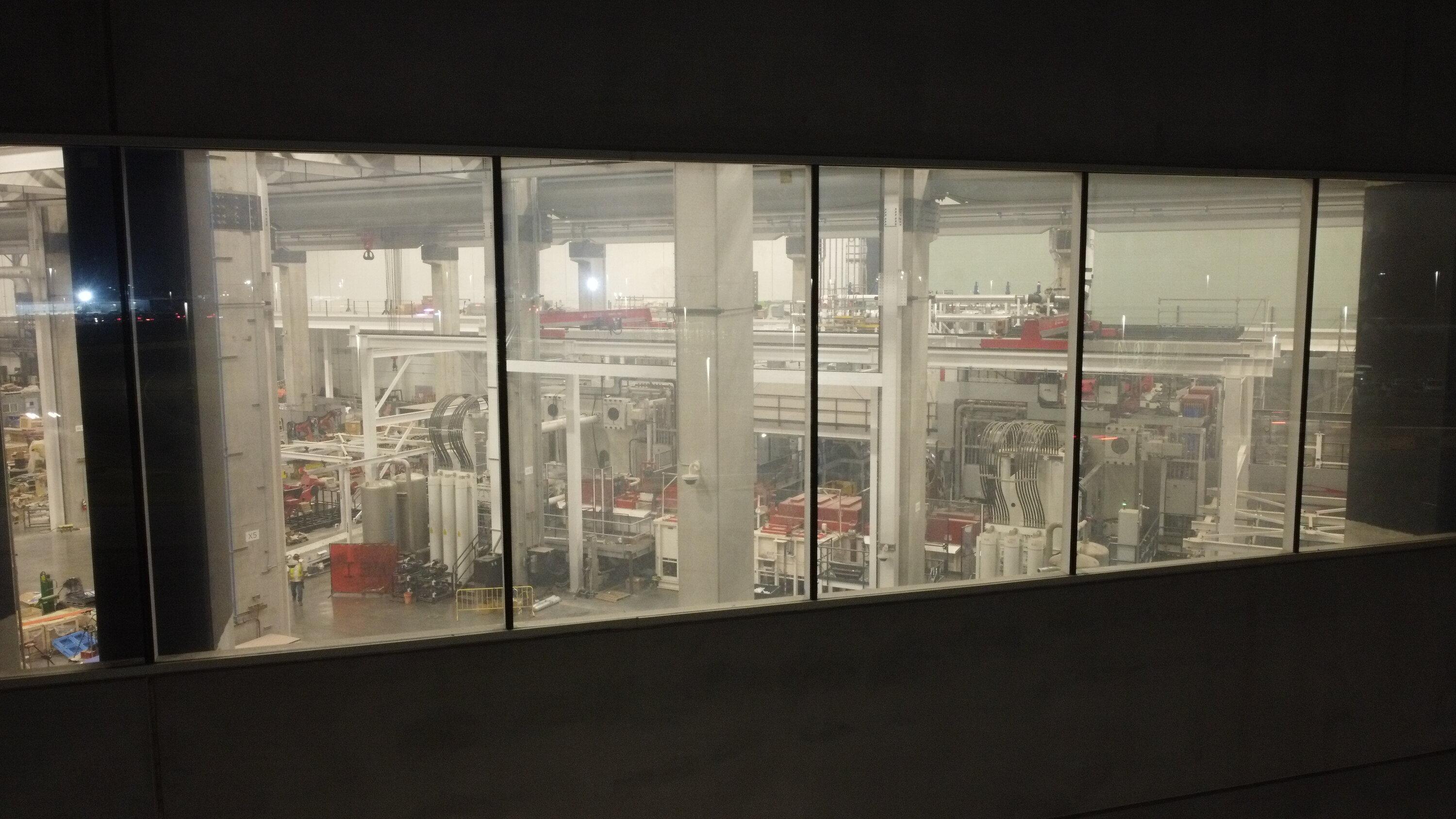 Tesla Cybertruck SURPRISE! Giga Texas windows open again! TWO 9K Giga Presses Are Live and on Display FzT1c05WcAEGLcH