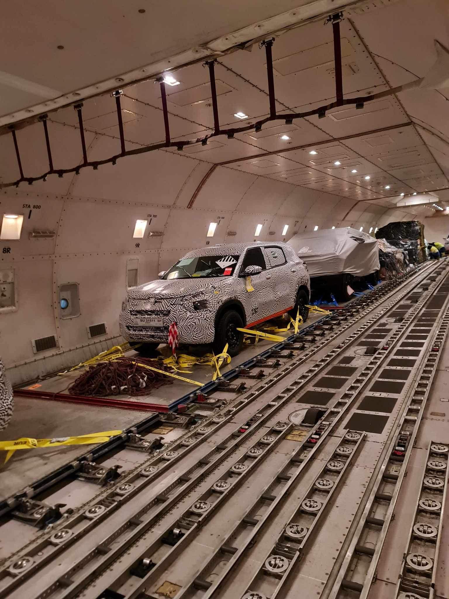 Tesla Cybertruck 2nd Cybertruck en route to winter testing (w/ no seats, no floor (battery), yoke steering wheel)! Pics on plane from Singapore ✈️ New Zealand Cybertruck transport plane to New Zealand 1