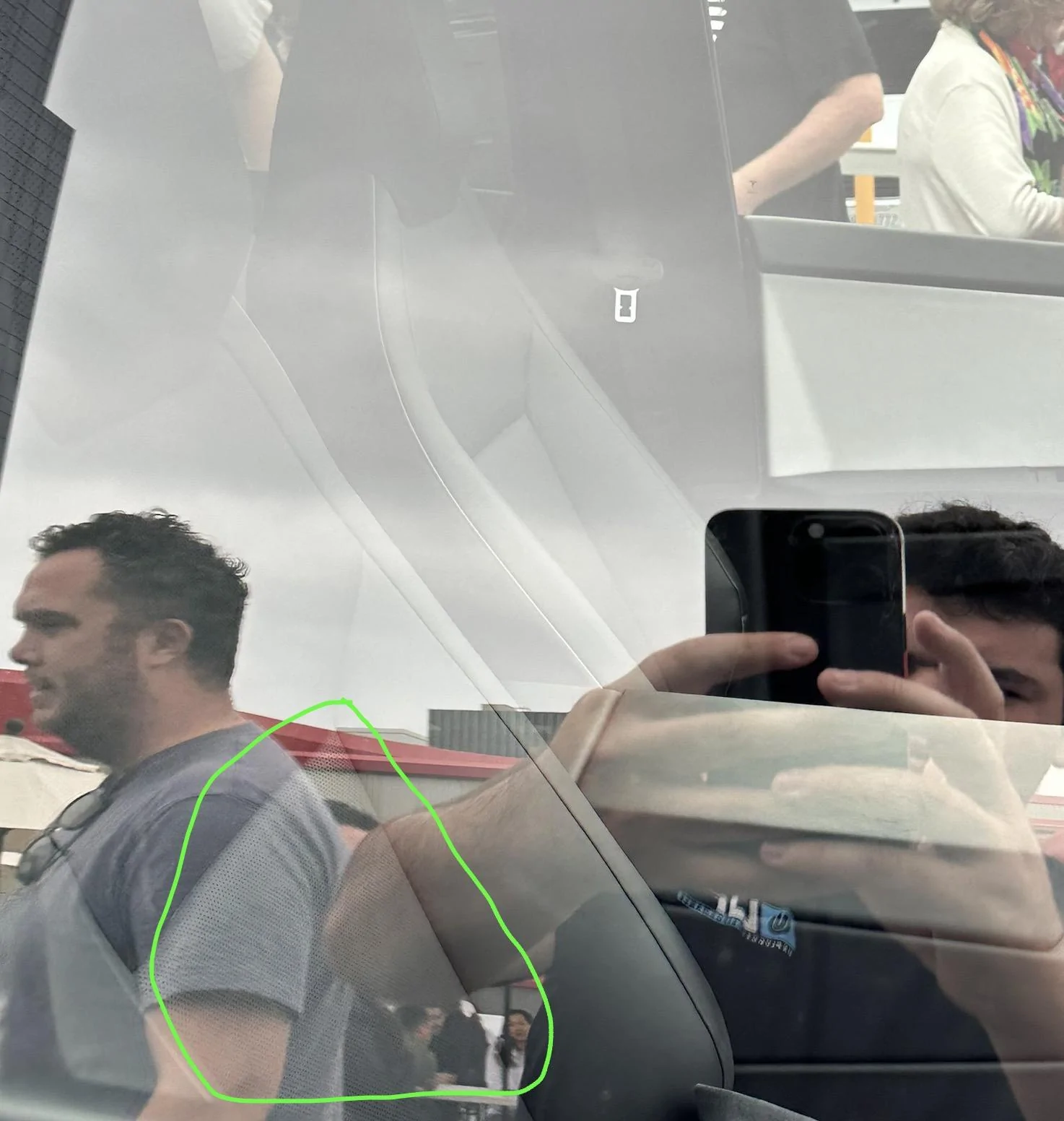 Tesla Cybertruck Franz breaks out Cybertruck for Cars And Coffee @ Petersen! Driving & closeup! Tonneau! 1687720165976