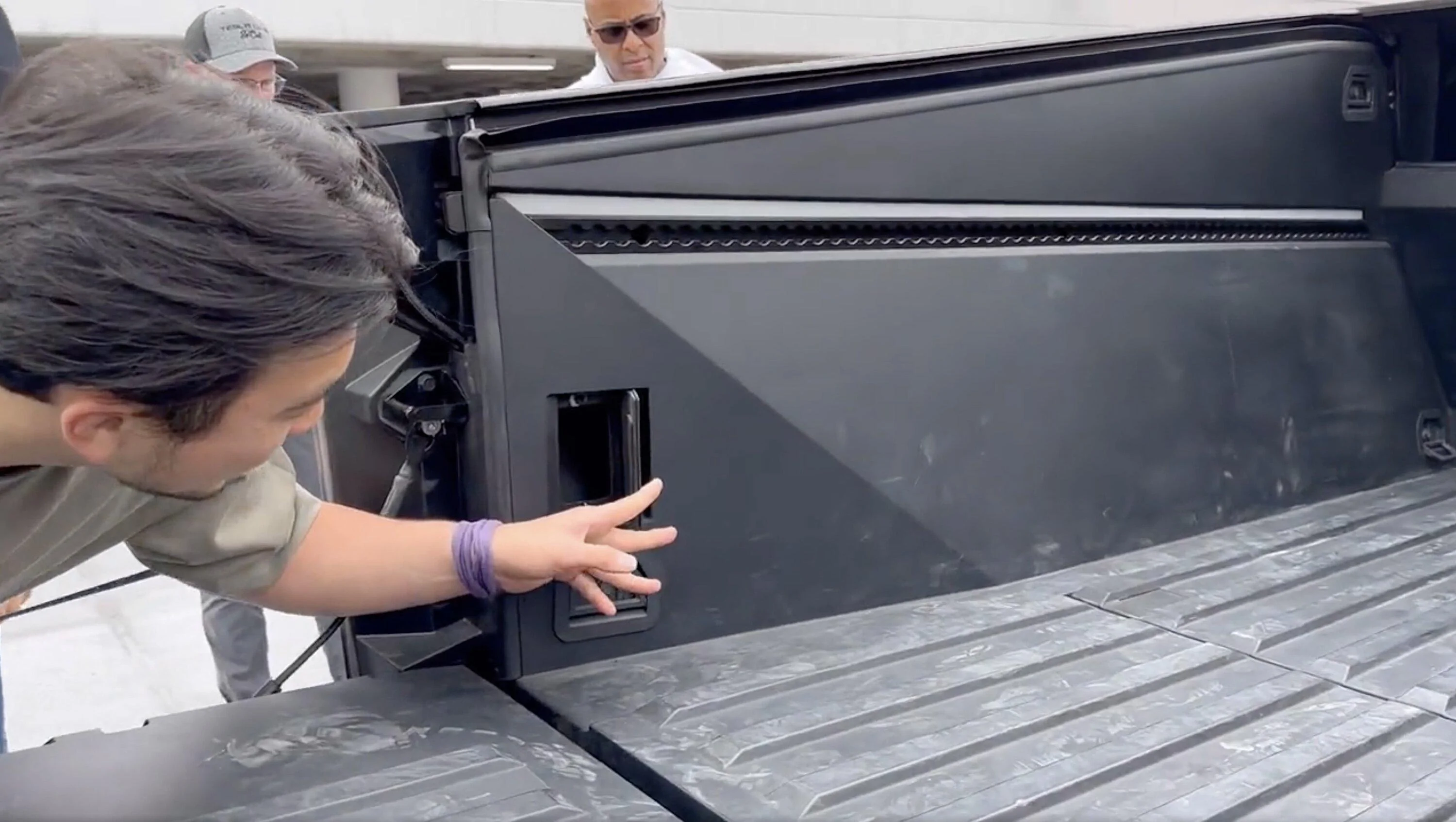 Tesla Cybertruck Franz breaks out Cybertruck for Cars And Coffee @ Petersen! Driving & closeup! Tonneau! Screenshot 2023-06-25 at 4.55.45 PM