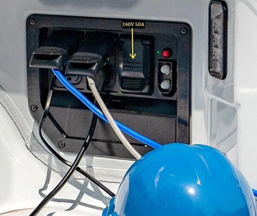 Tesla Cybertruck Cybertruck vault sub-trunk fully opened! + Tonneau cover and tailgate lowering in action! iQY9xG3