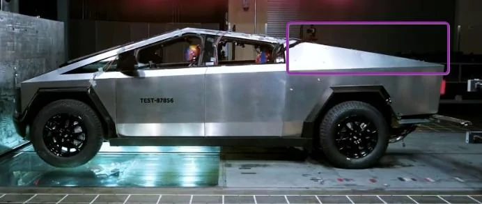 Tesla Cybertruck Cybertruck vault sub-trunk fully opened! + Tonneau cover and tailgate lowering in action! mOTF9G1