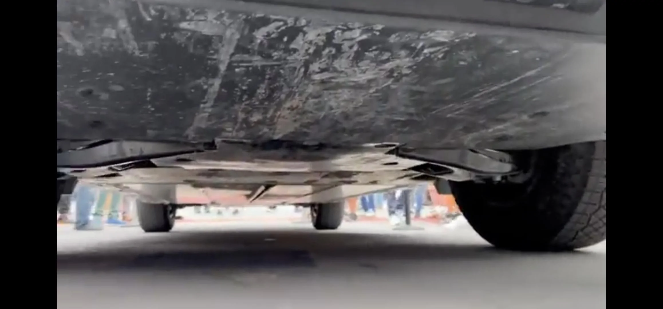 Tesla Cybertruck Cybertruck vault sub-trunk fully opened! + Tonneau cover and tailgate lowering in action! Screenshot_20230627_125048_Twitter