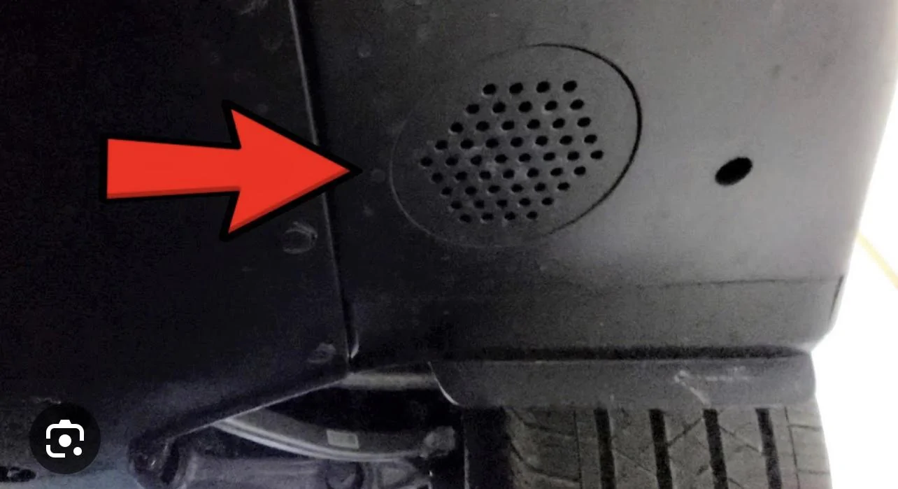 Tesla Cybertruck Cybertruck vault sub-trunk fully opened! + Tonneau cover and tailgate lowering in action! 3807A56B-E980-49E3-8971-96522A611F83