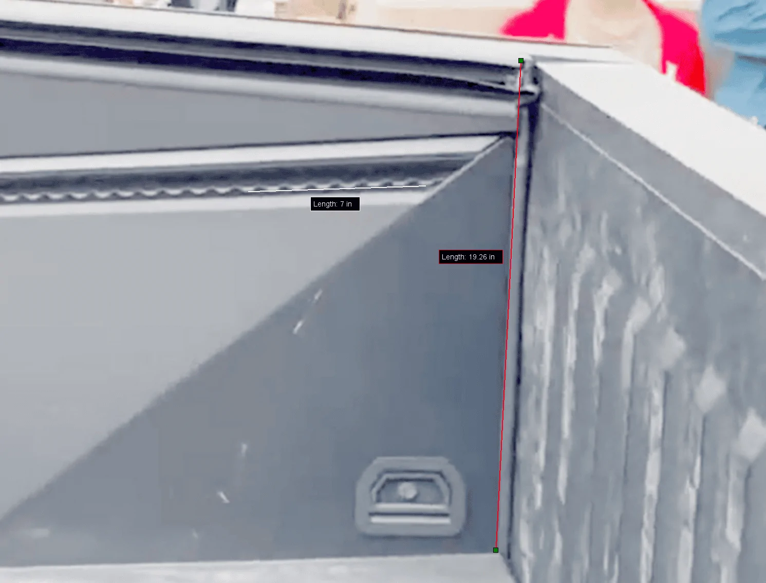 Tesla Cybertruck Pre-Production Proto Bed and Bulkhead Features Analysis Screenshot (208)