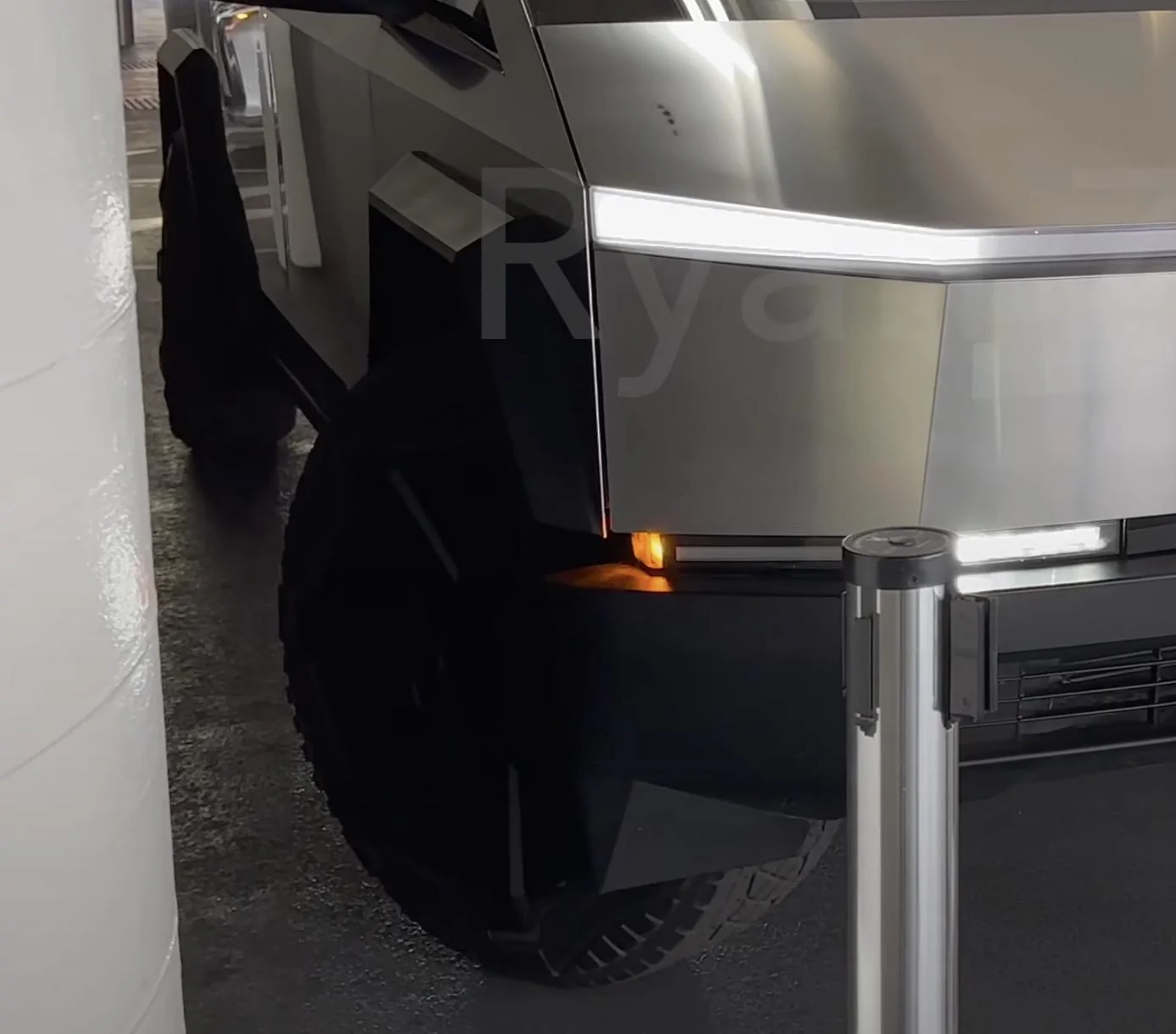 Tesla Cybertruck Cybertruck Walkaround in 4K From Petersen 1688334236815