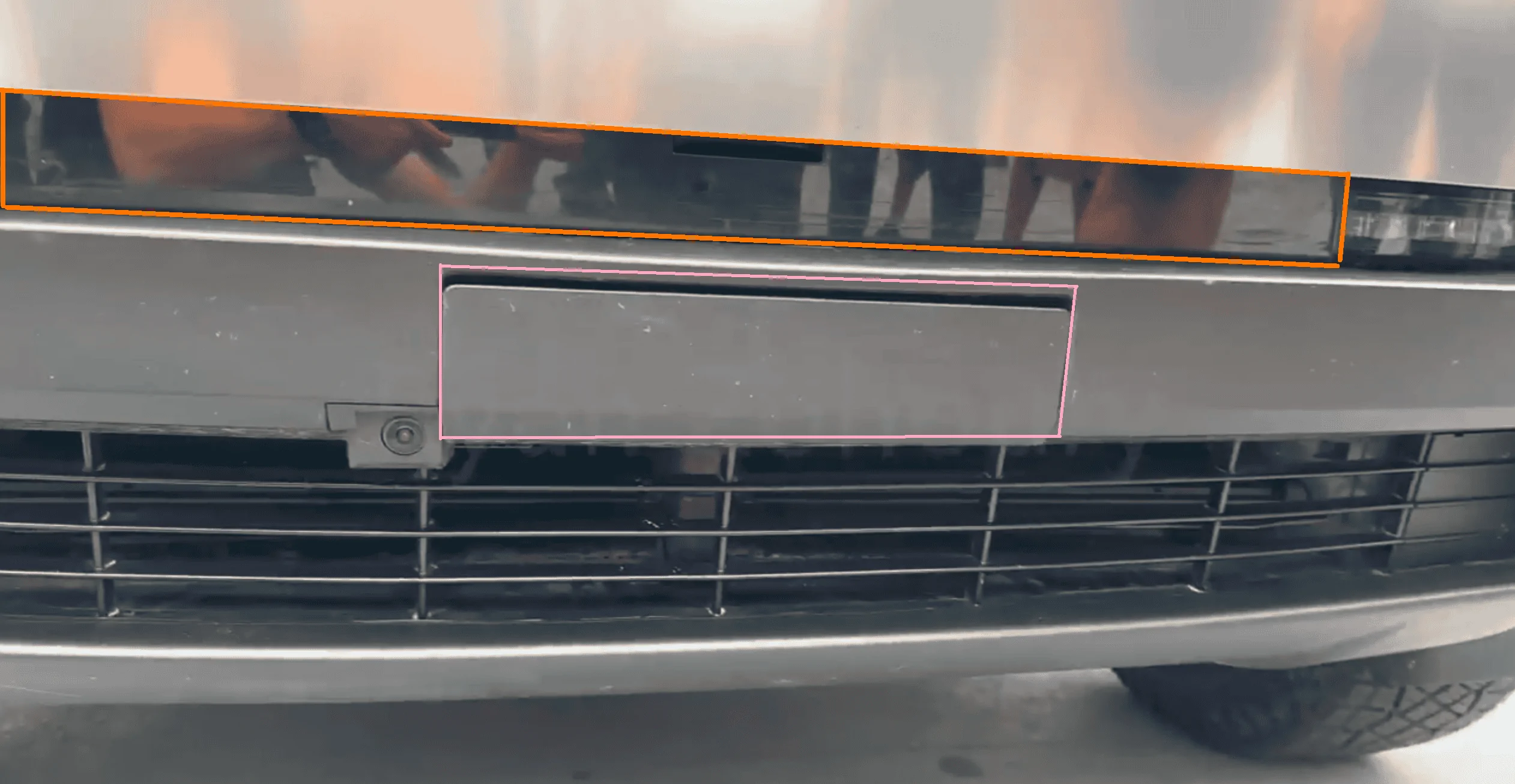 Tesla Cybertruck LED Bar in the windshield? 1688500521607