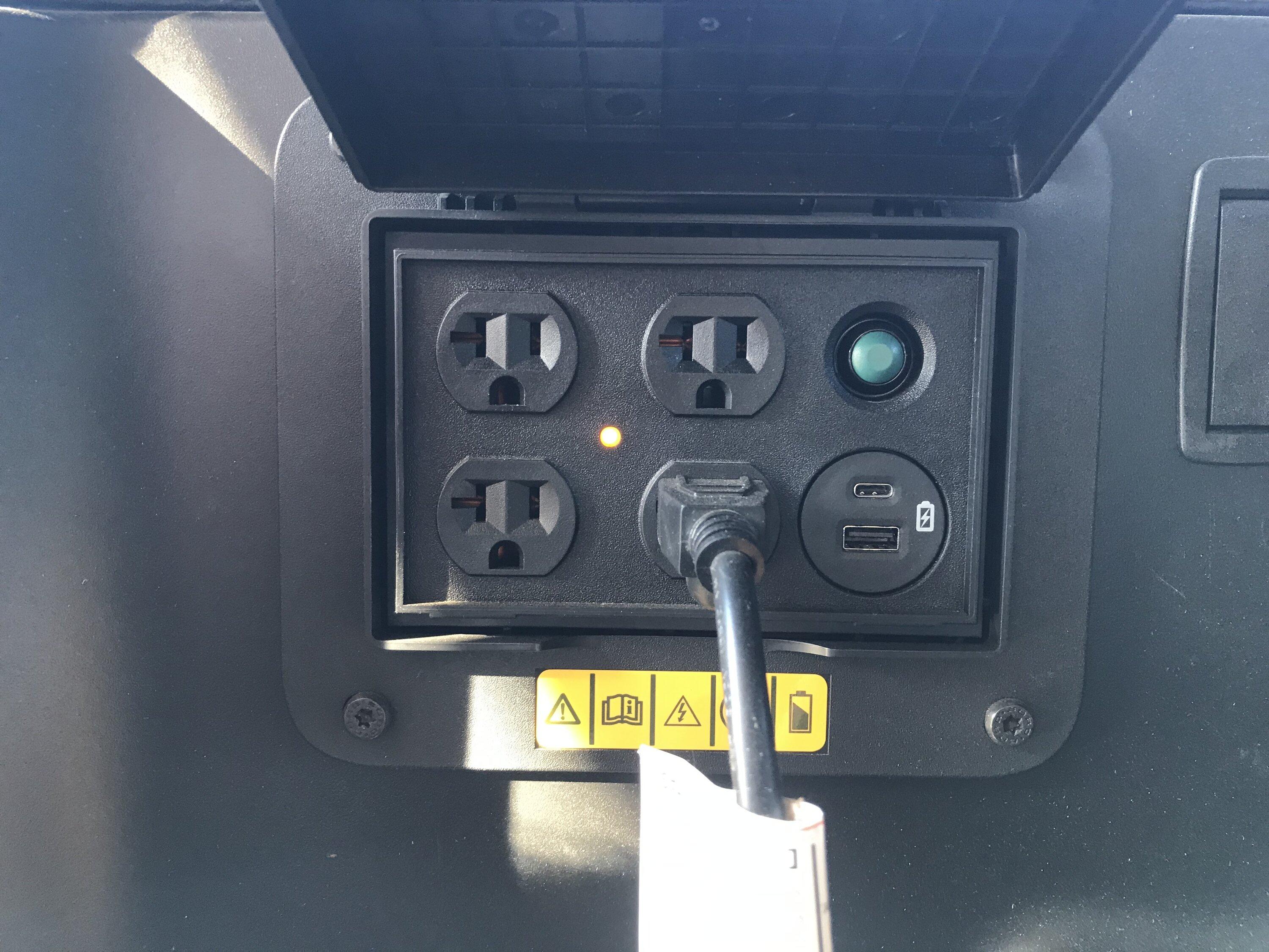 Tesla Cybertruck Lightning frunk and outlets 0CF99FBB-47F2-4D4D-8D86-14F26EBFCCC9