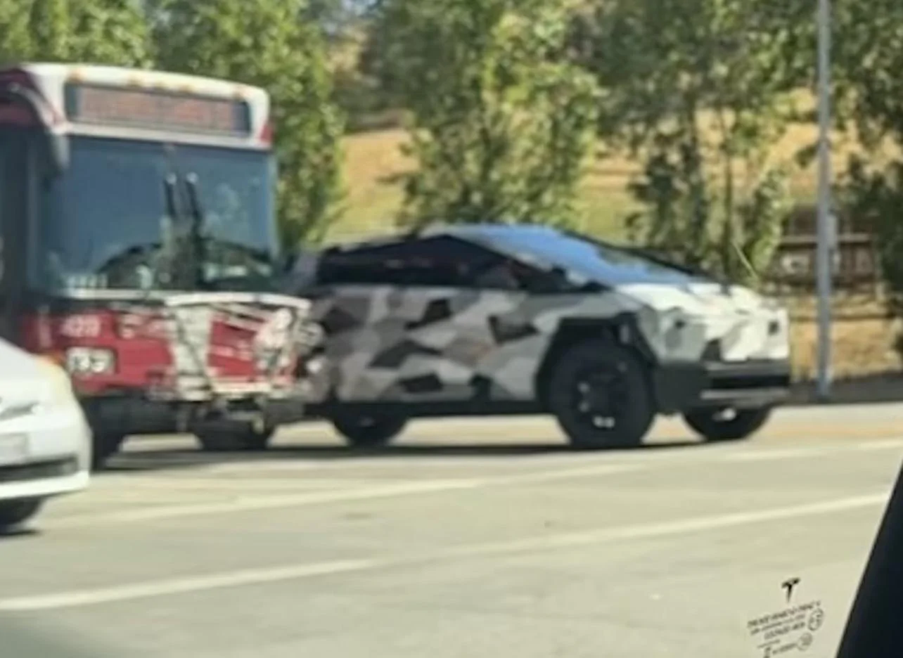 Tesla Cybertruck Big Ol’ Cybertruck Next To A City Bus!! C9A96888-52B4-42A3-B266-9D227DD37A62