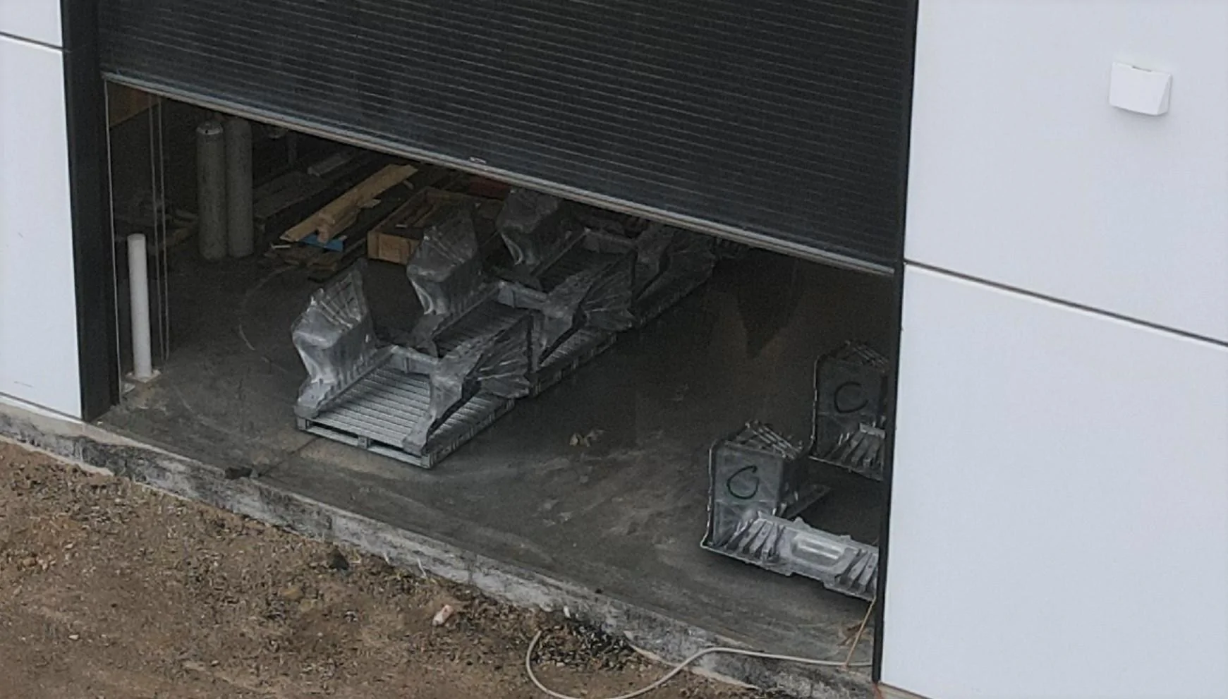 Tesla Cybertruck Elon Drives Cybertruck Around Austin! (7.7.23) C3D9B285-5AB9-478C-ADC2-47068031CA3F