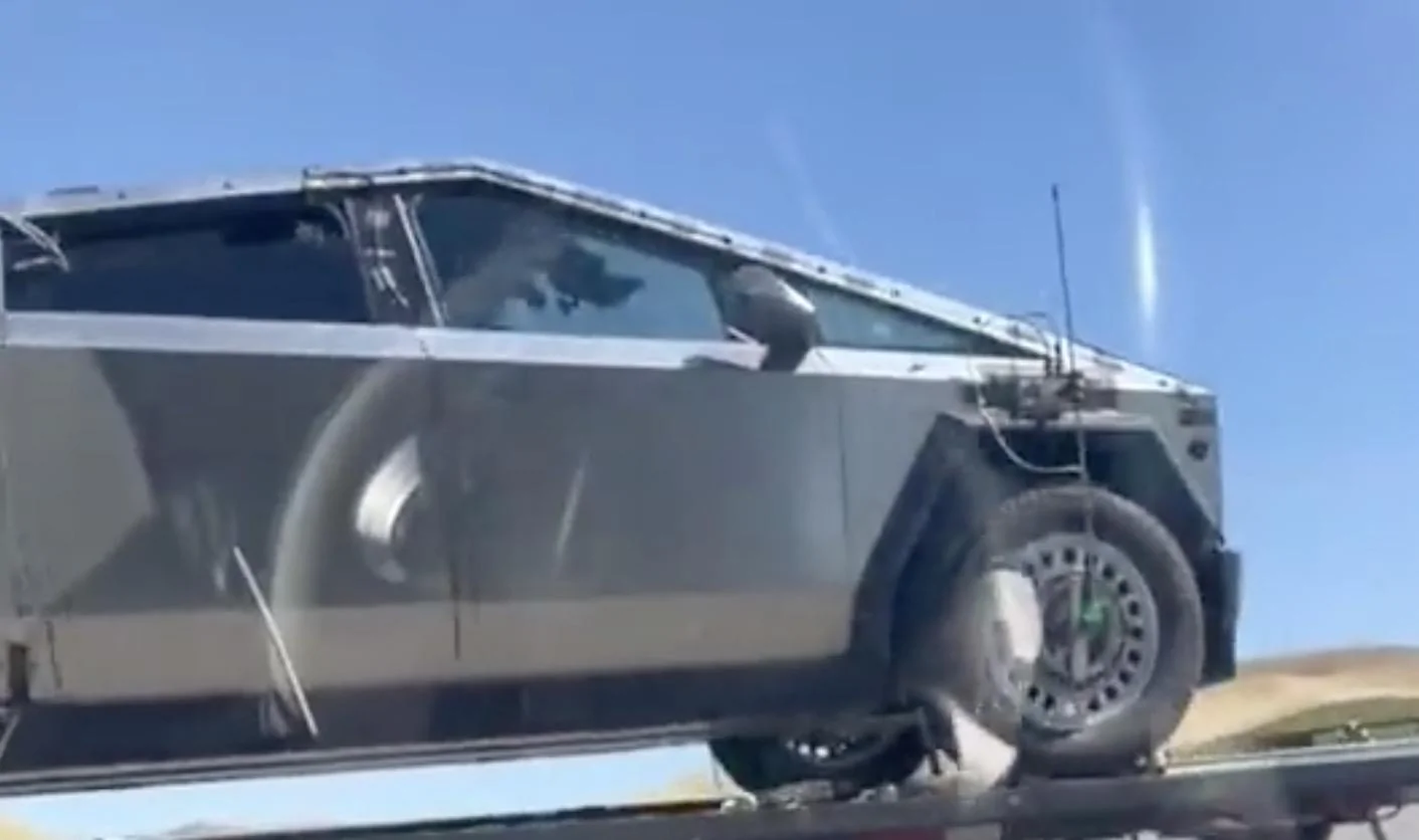 Tesla Cybertruck Video: Cybertruck with testing equipment (steel wheels + force transducers) Tesla Cybertruck testing equipment 4