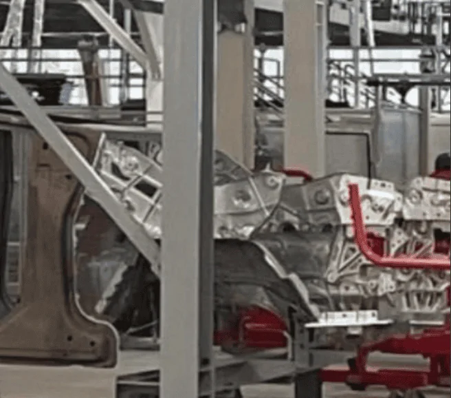 Tesla Cybertruck Cybertruck BIW body-in-white frames with front/rear castings 🤩 [7/11/23] 1689127353029