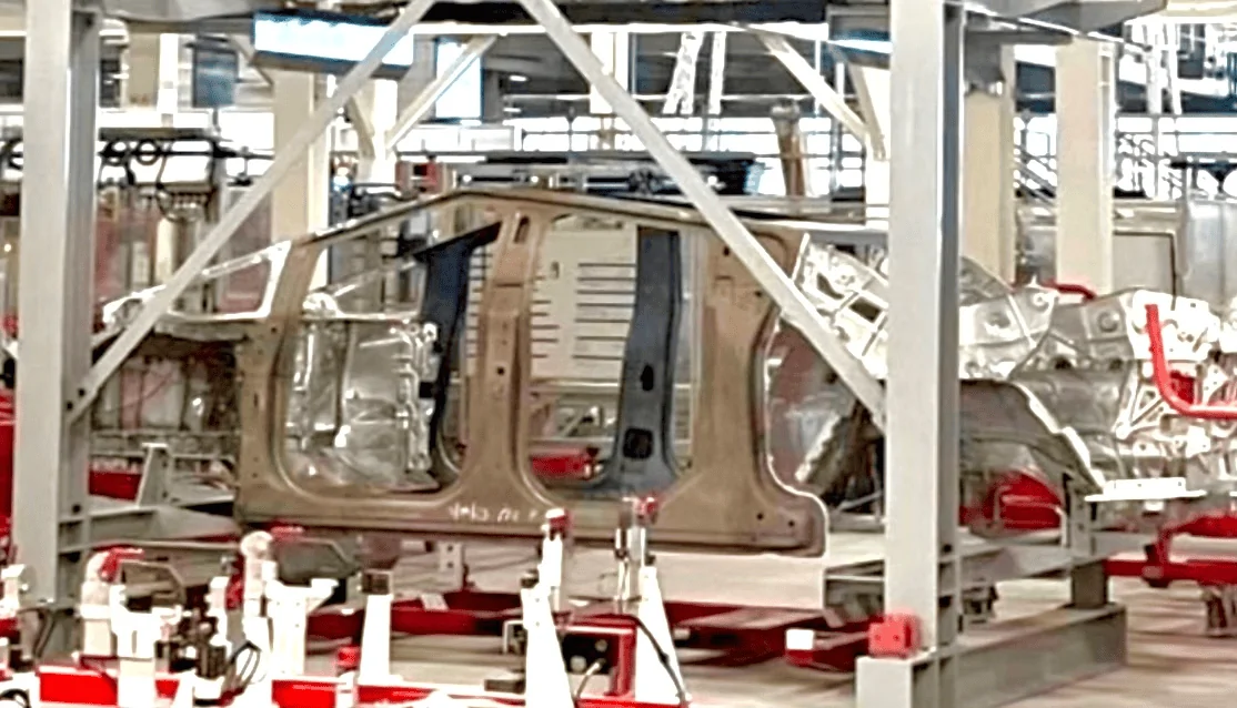 Tesla Cybertruck Cybertruck BIW body-in-white frames with front/rear castings 🤩 [7/11/23] 1689136732665
