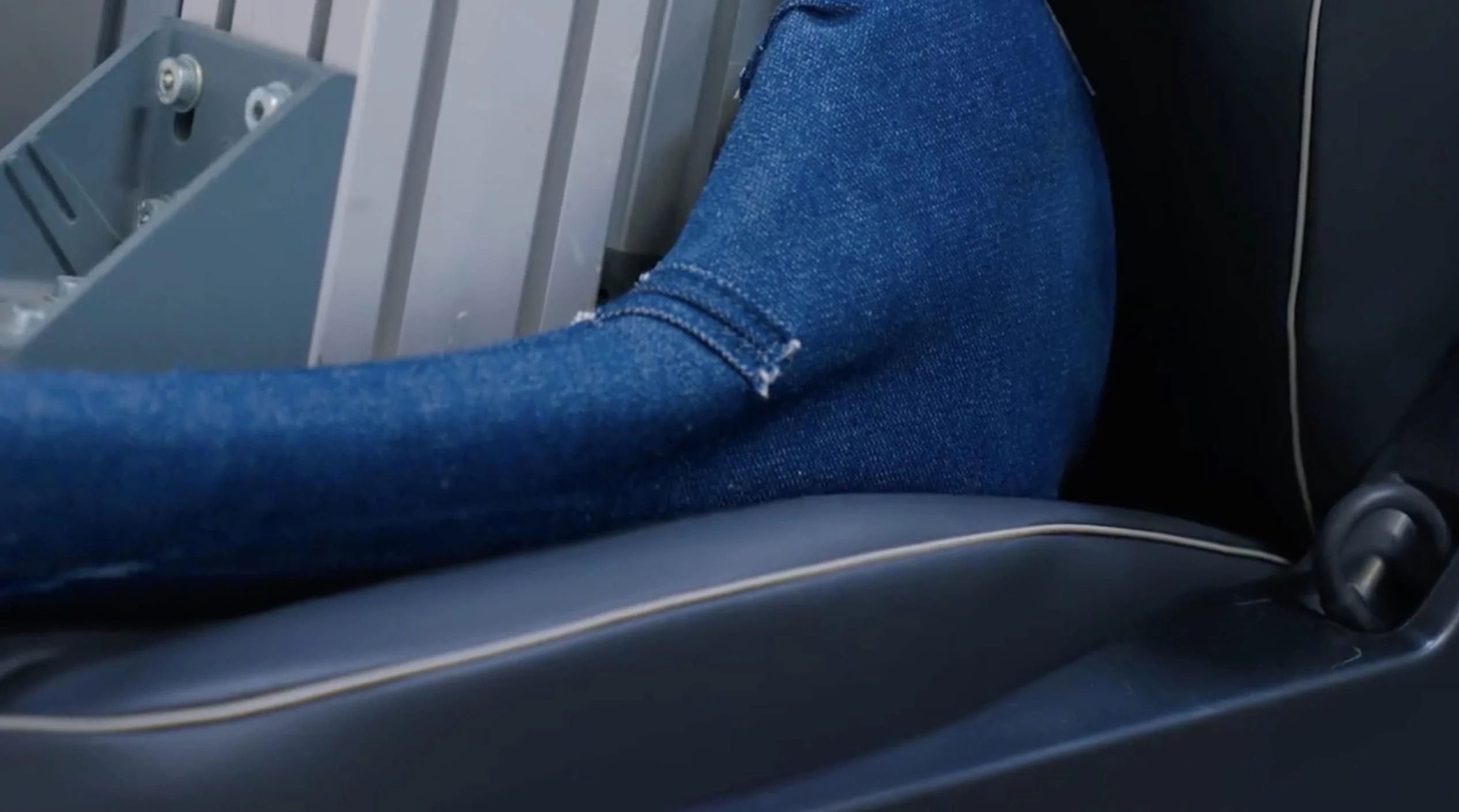 Tesla Cybertruck Cybertruck Front Seats Sneak Peek Video From Tesla's Testing Process 🍑 Tesla Cybertruck front seats 3