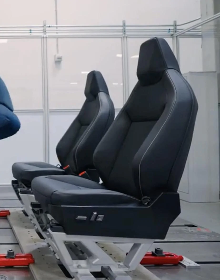 Tesla Cybertruck Cybertruck Front Seats Sneak Peek Video From Tesla's Testing Process 🍑 Tesla Cybertruck front seats 1