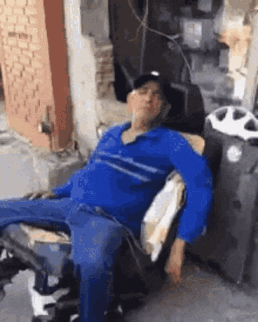 Tesla Cybertruck Cybertruck Front Seats Sneak Peek Video From Tesla's Testing Process 🍑 IMG_4023