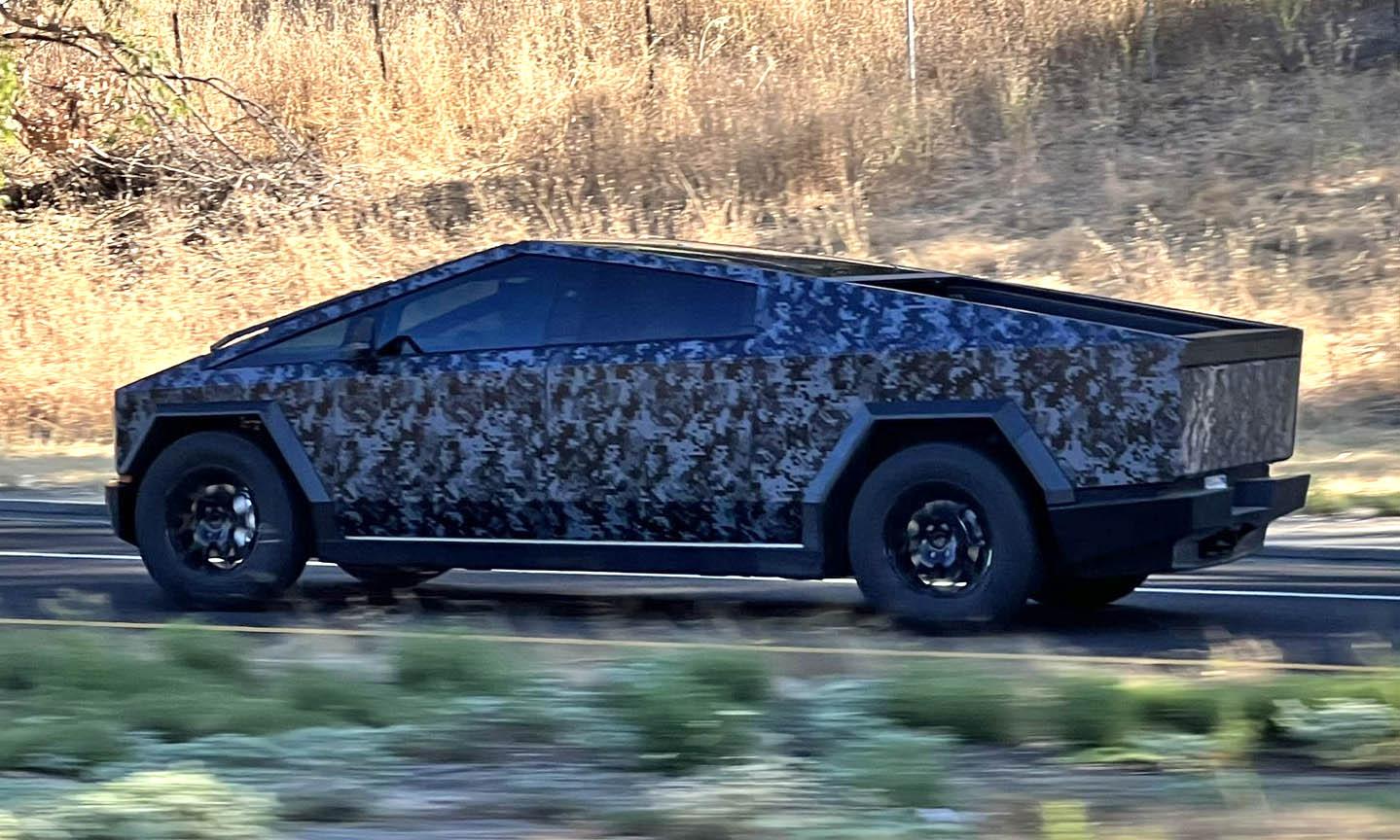 Tesla Cybertruck New dark digital camo + tinted Cybertruck appears on the 280 in CA! 🤳 tinted dark camo tesla cybertruck wra