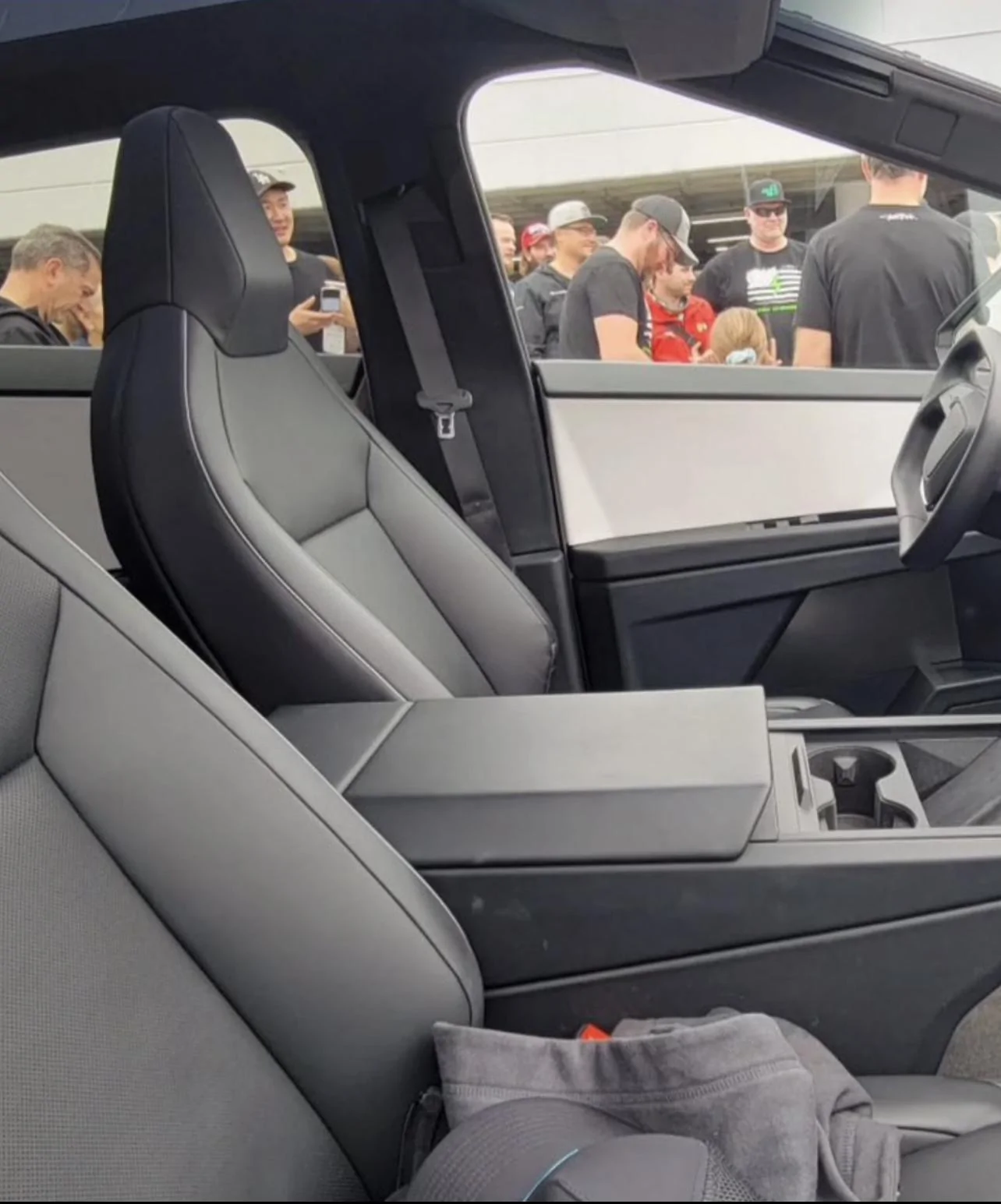 Tesla Cybertruck 📣 News! Cybertruck deliveries on track for this year, sub-19 ft length + 6 ft bed length ++ lots of pics from deck! 04FF202B-D179-4A2F-80D4-C5D6167025A2