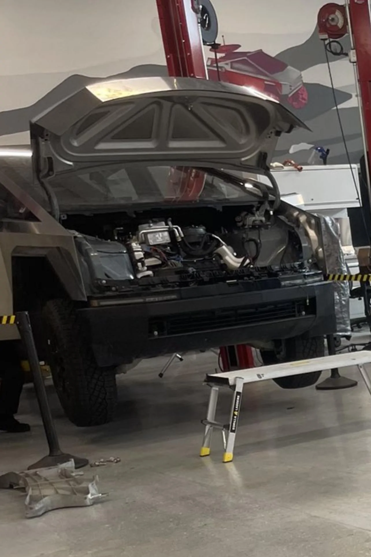 Tesla Cybertruck Cybertruck wrapped like an ICE F-150 🧐 Frunk Open Look (No Tub Installed) 6AD58D58-96F5-47AE-B076-A7A9C0FF6C87
