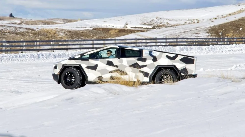 Tesla Cybertruck Spotted Cybertruck NZ Winter Testing! Frunk Open View! 00635375-07D7-4BC7-B04D-A0801550CE96