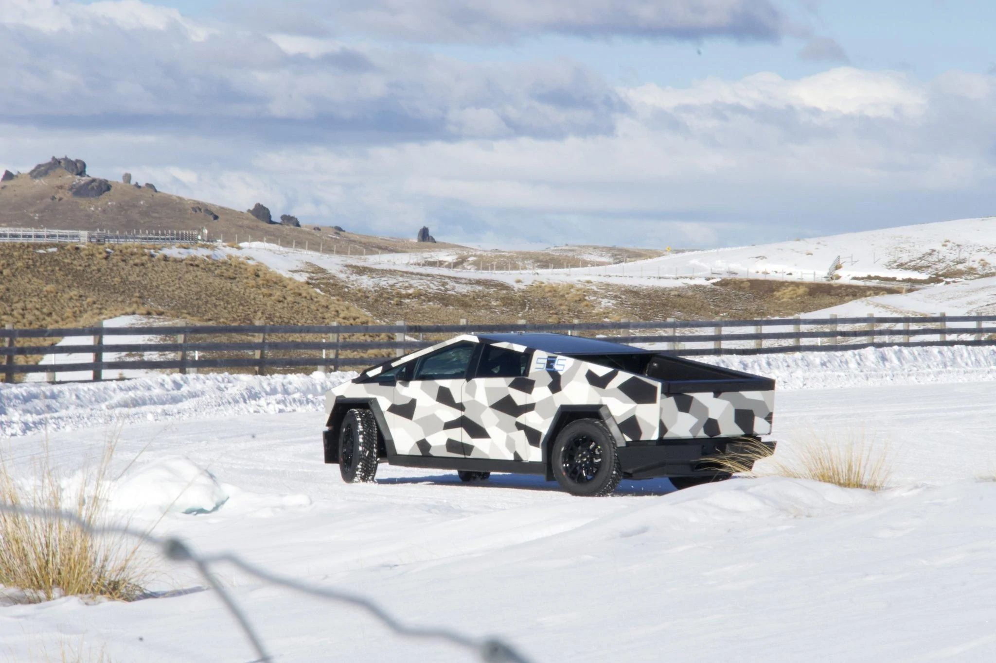 Tesla Cybertruck Spotted Cybertruck NZ Winter Testing! Frunk Open View! 4E0C9D1E-19AA-433F-8A9E-6BD330835F09
