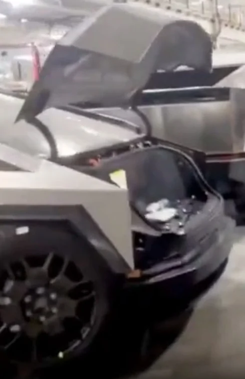 Tesla Cybertruck New leaked video! Many Cybertrucks production completed w/ new wheel design + finished frunks! qc3fHtt