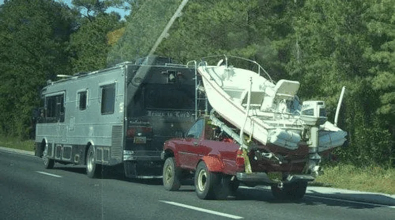 Tesla Cybertruck Flat towing the Cybertruck, "It's a giant battery for my RV", etc 1691428832816