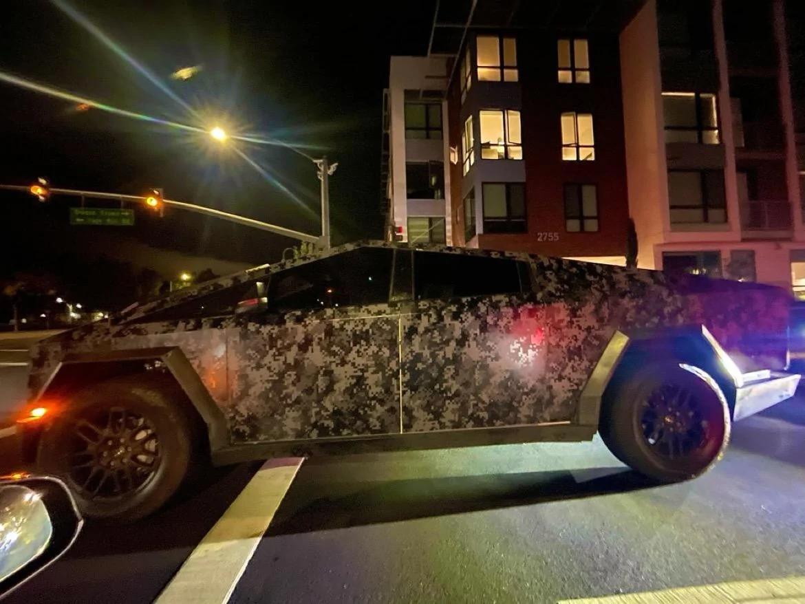 Tesla Cybertruck Digital camo Cybertruck in night time driving sighting [video] IMG_0881