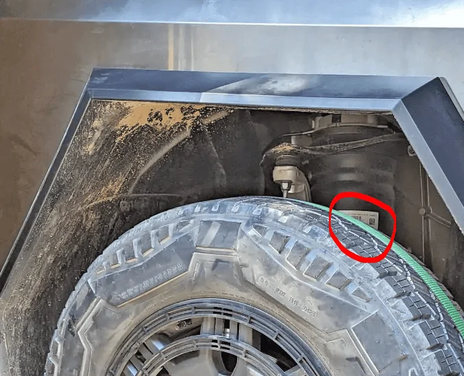 Tesla Cybertruck Cybertruck in enclosed trailer w/ folded mirrors + tire size -- video 1691768096126