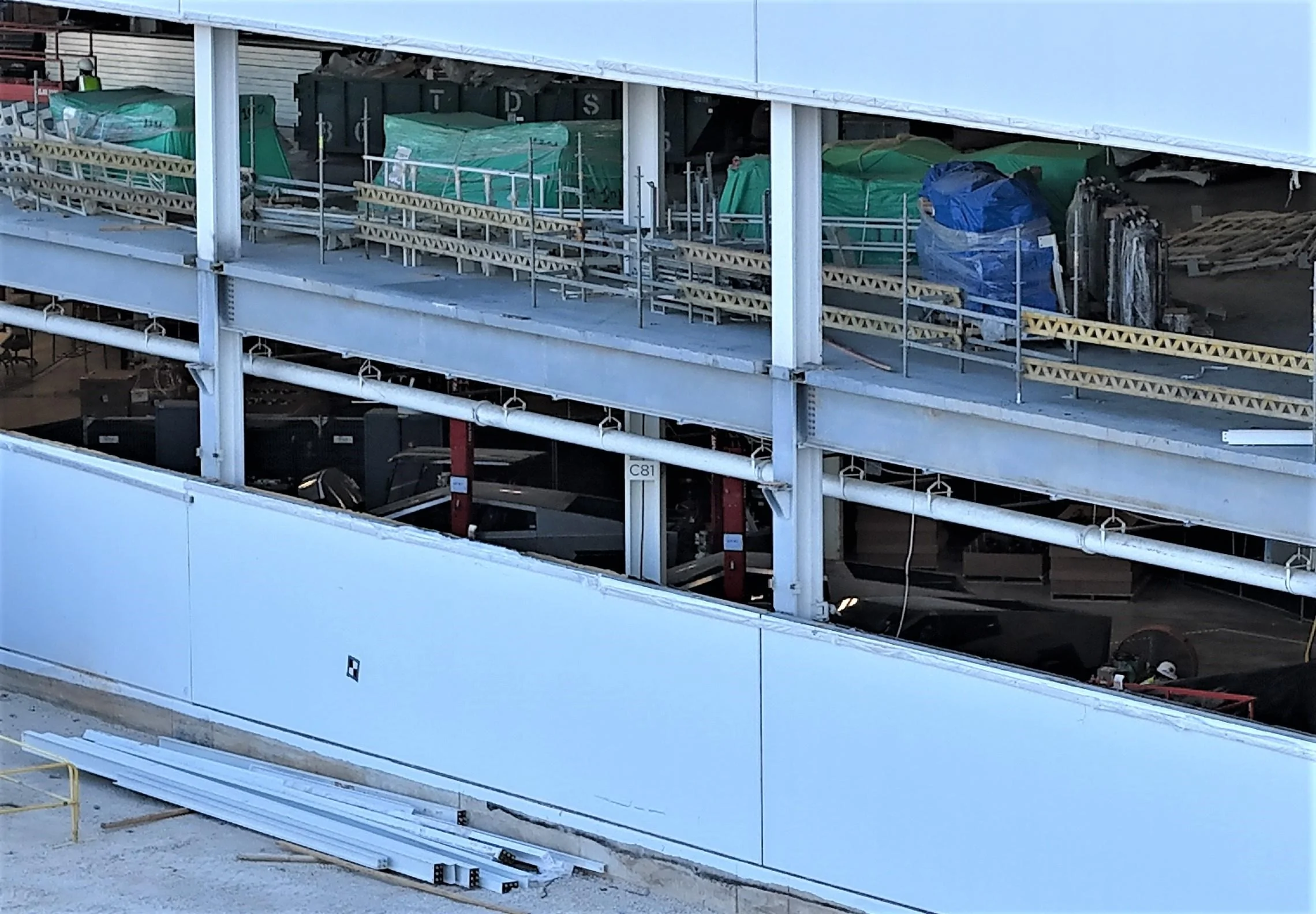 Tesla Cybertruck 4 Cybertrucks lined up inside Giga Texas factory F3Rc-AuXwAAgF_5