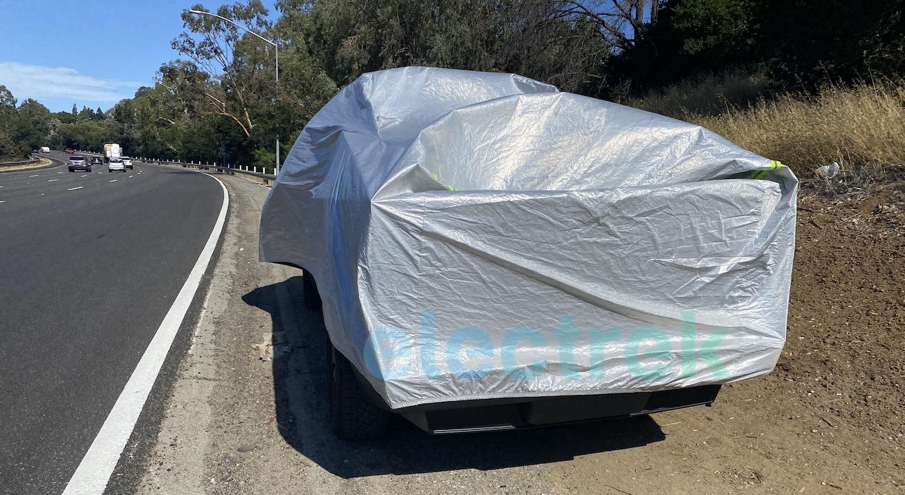 Tesla Cybertruck Cybertruck suspension & underbody closeup pics (from broken down prototype spotted roadside) 1691800928234