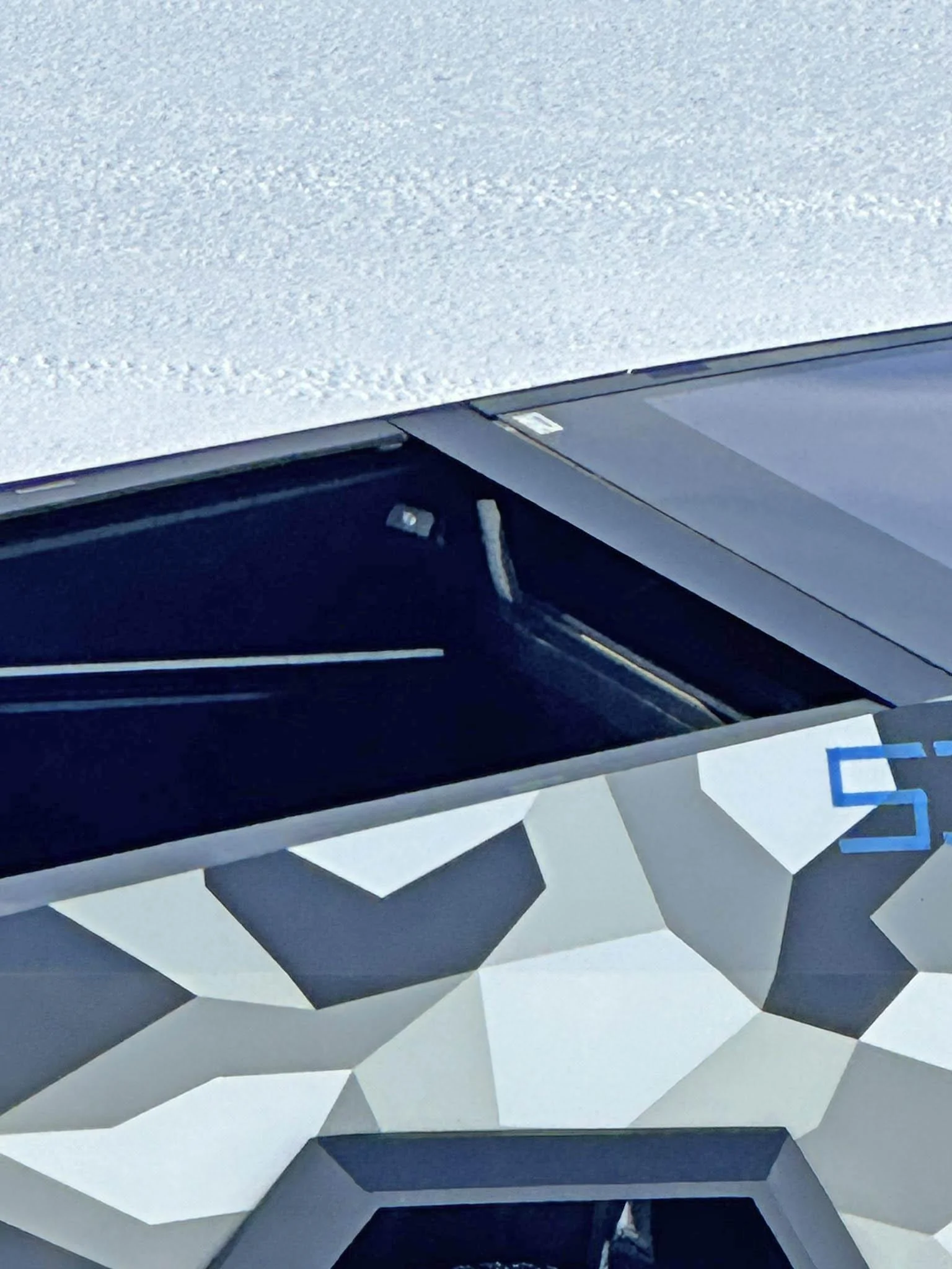 Tesla Cybertruck Cybertruck rear window down?! (photos from winter testing) F3S37HraAAASwYG