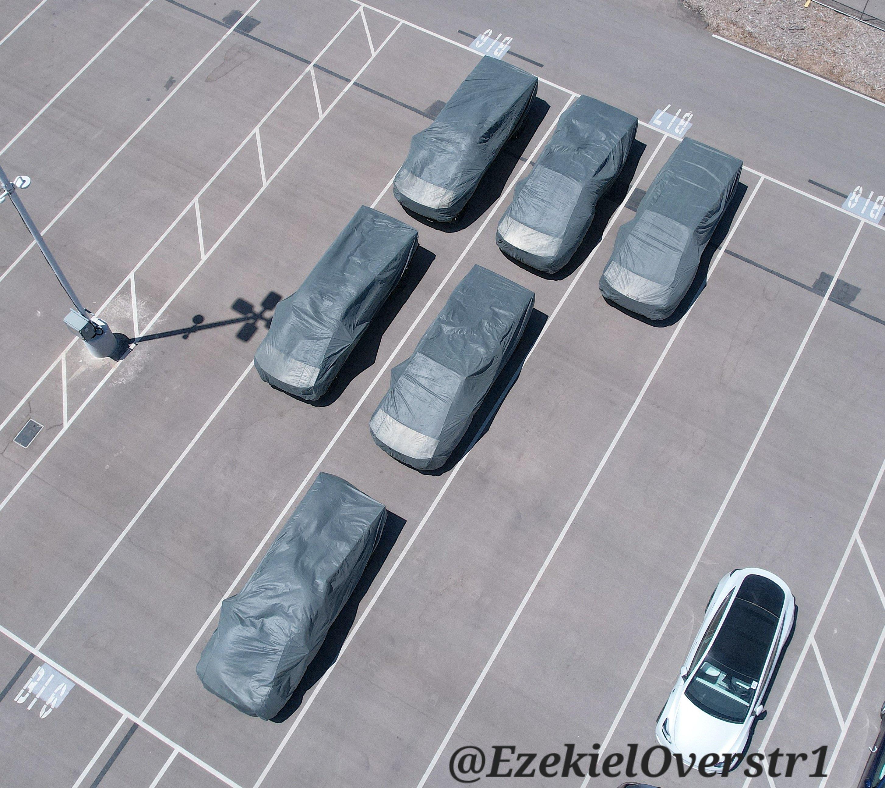 Tesla Cybertruck NINE Cybertrucks shipping out! Flyover sighting by Joe Tegtmeyer F3bd67FXcAEvxut