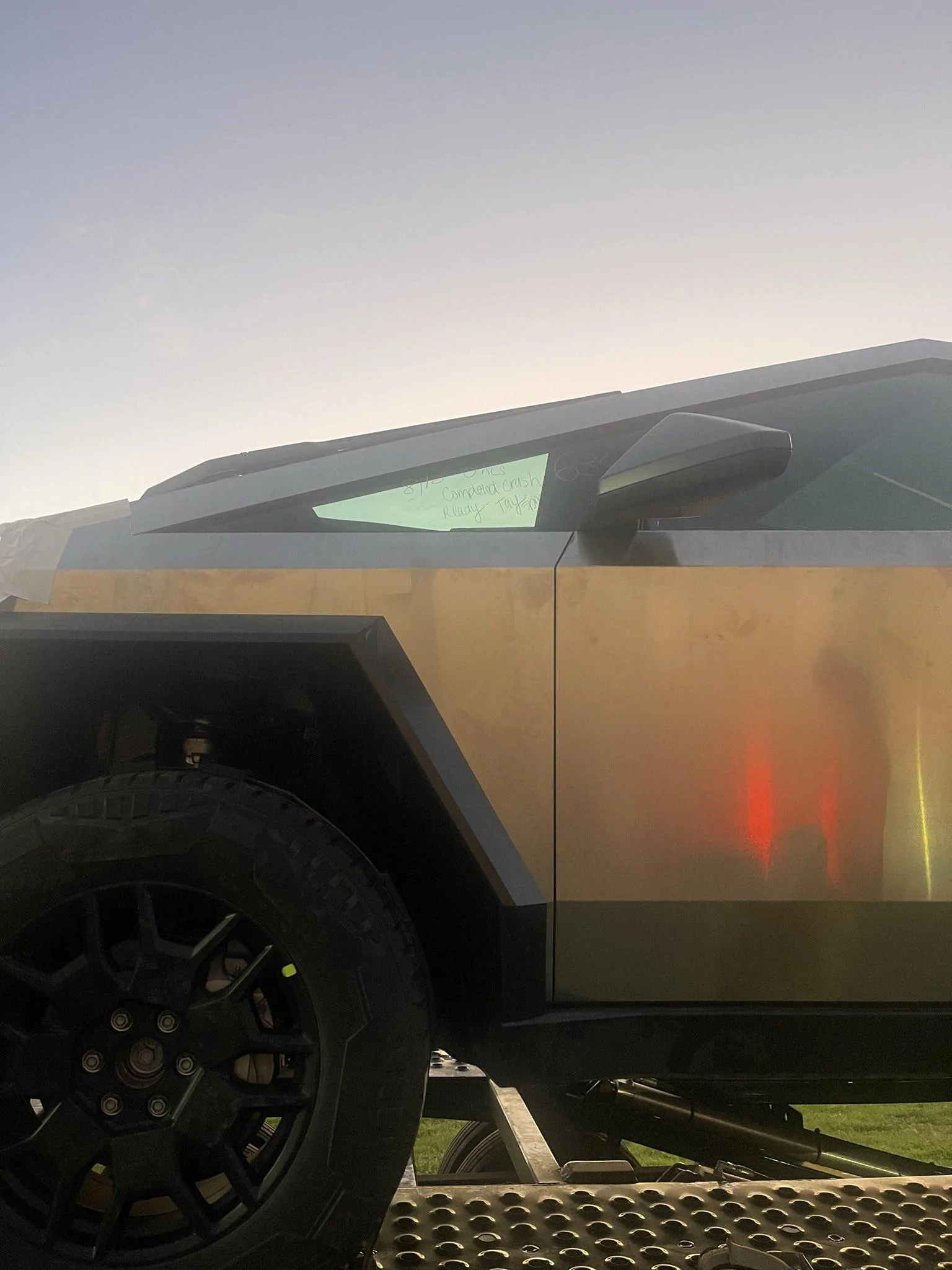 Tesla Cybertruck Crash Tested Cybertruck Parked at Arkansas Hampton Inn Overnight [Interior + Exterior Pics] F3naNfdWUAAB92Q