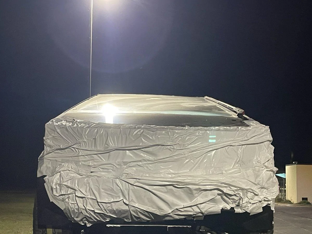 Tesla Cybertruck Crash Tested Cybertruck Parked at Arkansas Hampton Inn Overnight [Interior + Exterior Pics] F3ooo1EXUAAhSH