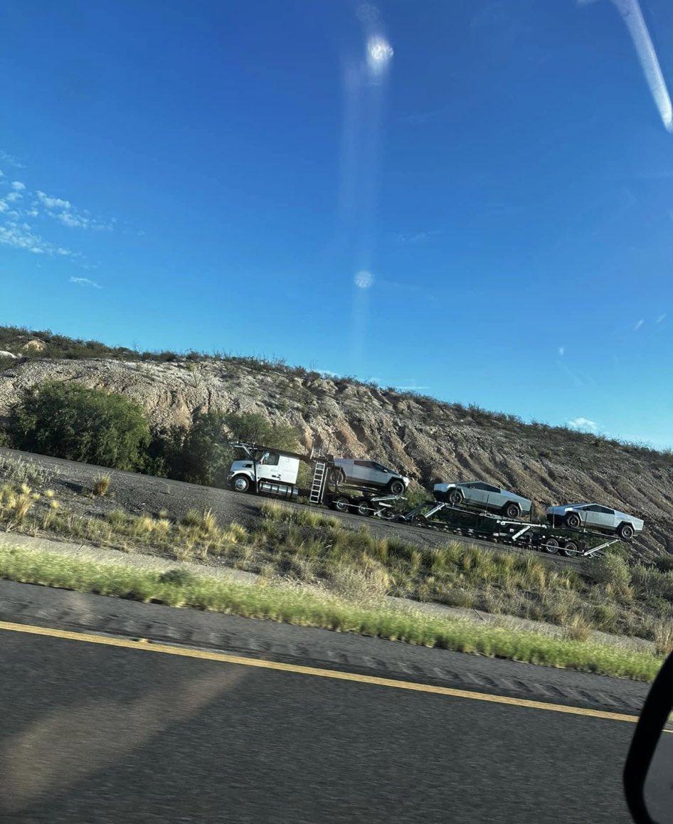 Tesla Cybertruck Semis transporting Cybertrucks spotted on freeway F3qYepVa8AAgC3S