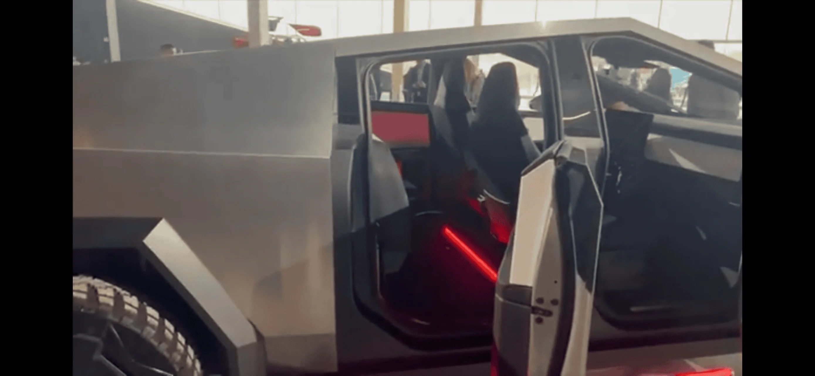 Tesla Cybertruck Crash Tested Cybertruck Parked at Arkansas Hampton Inn Overnight [Interior + Exterior Pics] 7C4B1DE3-53CC-40B2-9814-4B5FCE17CCEC